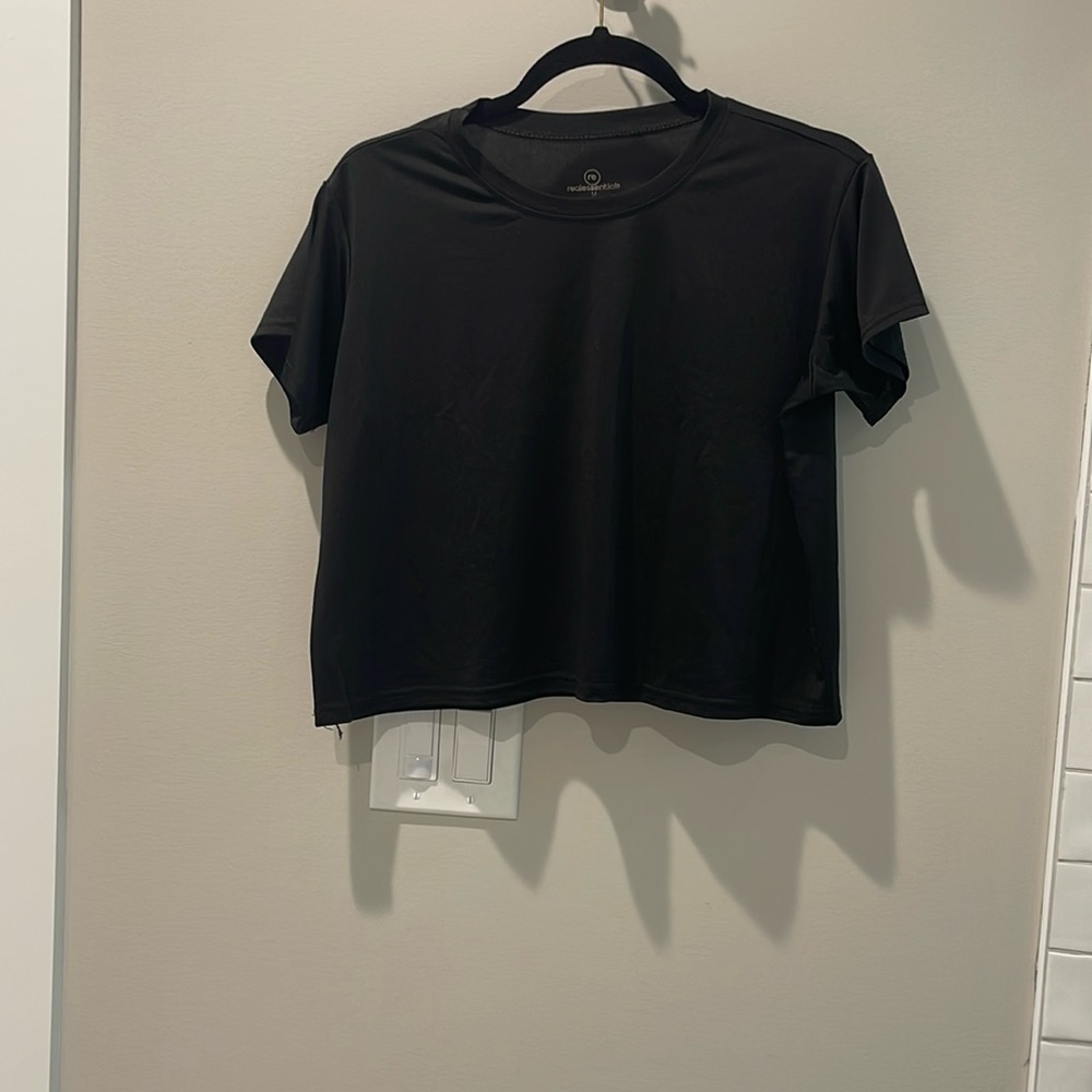 Realessentials Crop Top T shirt size M